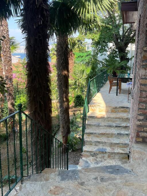 Ferienwohnung Bueyuekada Al Koesk Adalar Exterior foto