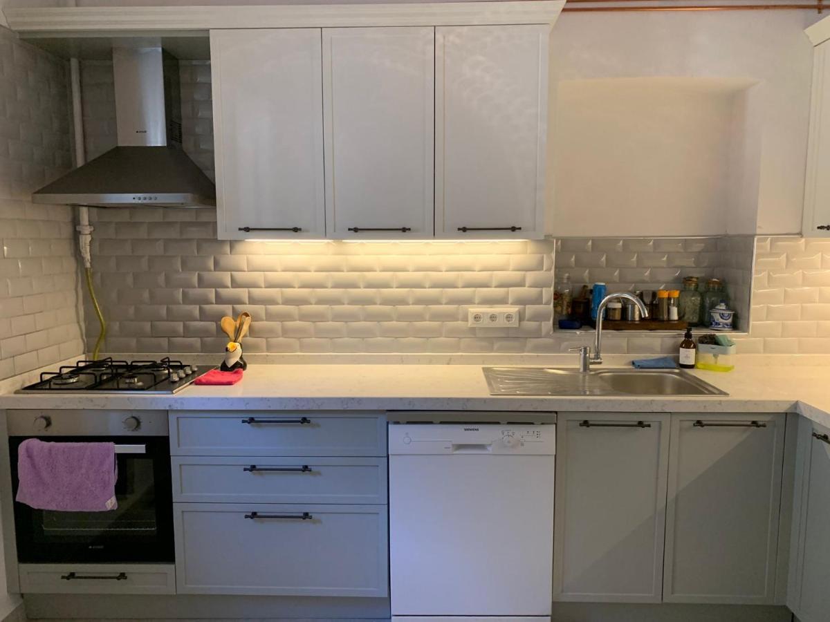 Ferienwohnung Bueyuekada Al Koesk Adalar Exterior foto