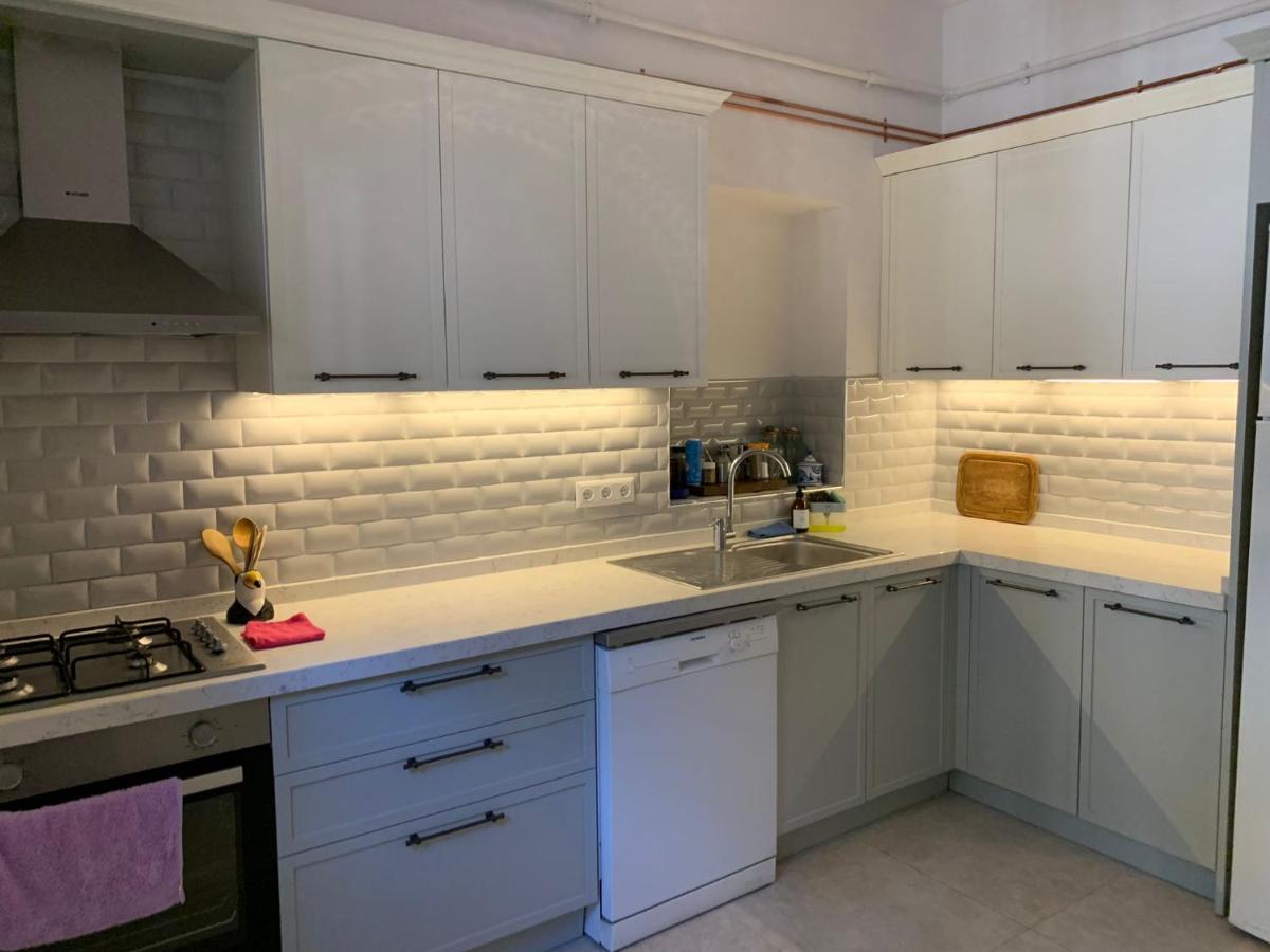 Ferienwohnung Bueyuekada Al Koesk Adalar Exterior foto