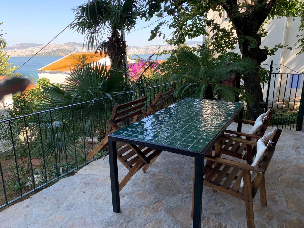 Ferienwohnung Bueyuekada Al Koesk Adalar Exterior foto
