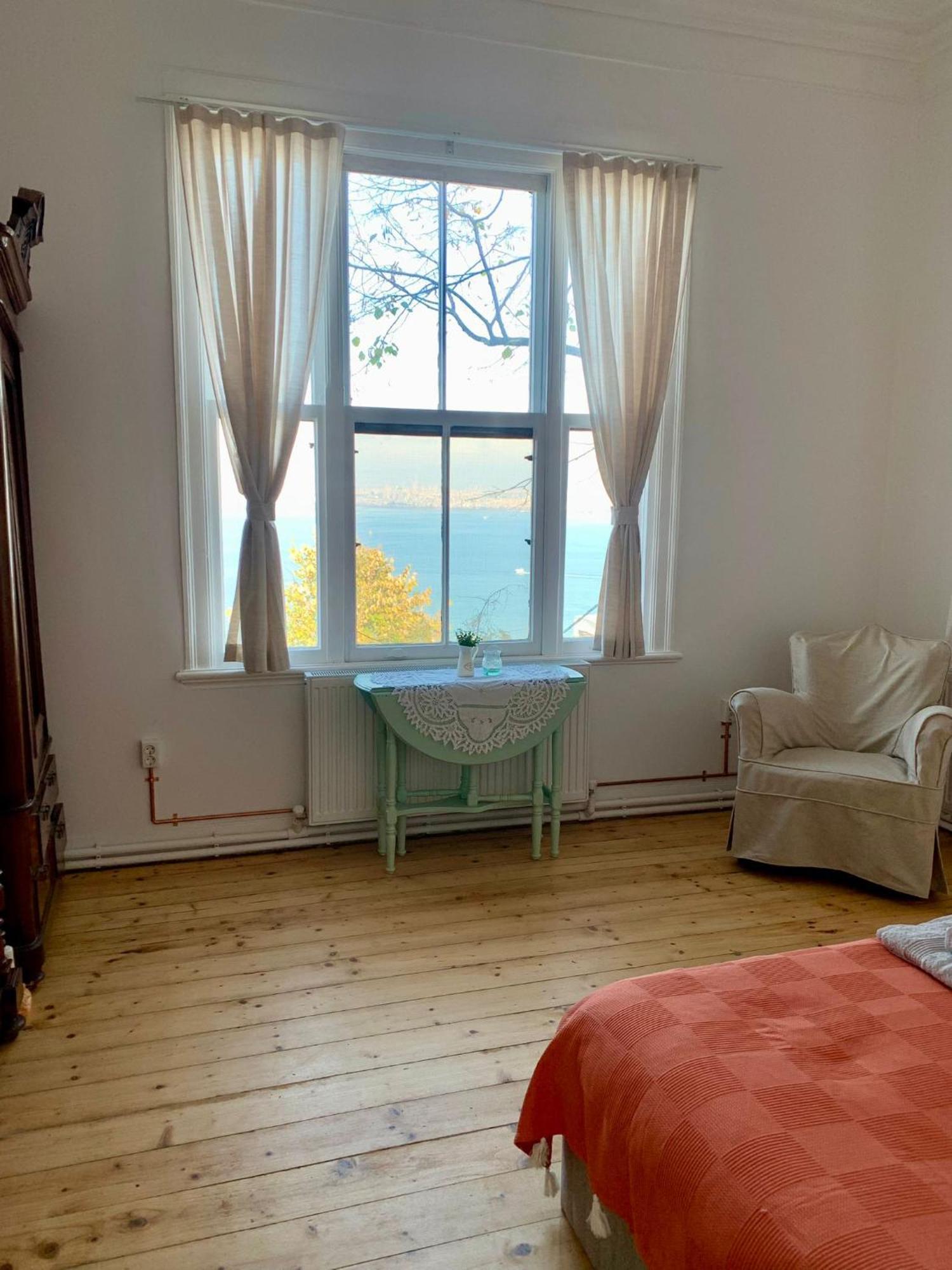 Ferienwohnung Bueyuekada Al Koesk Adalar Exterior foto