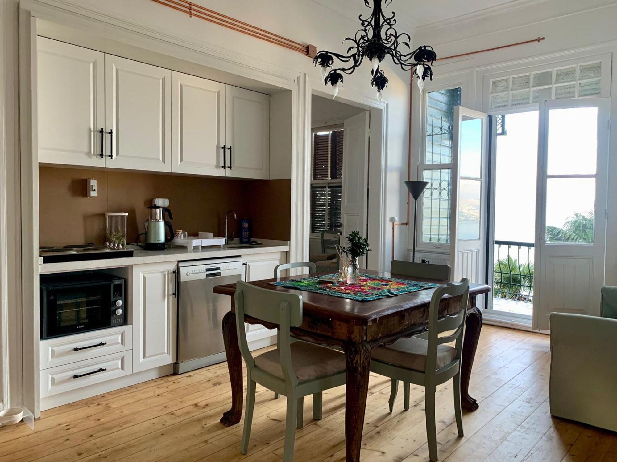 Ferienwohnung Bueyuekada Al Koesk Adalar Exterior foto